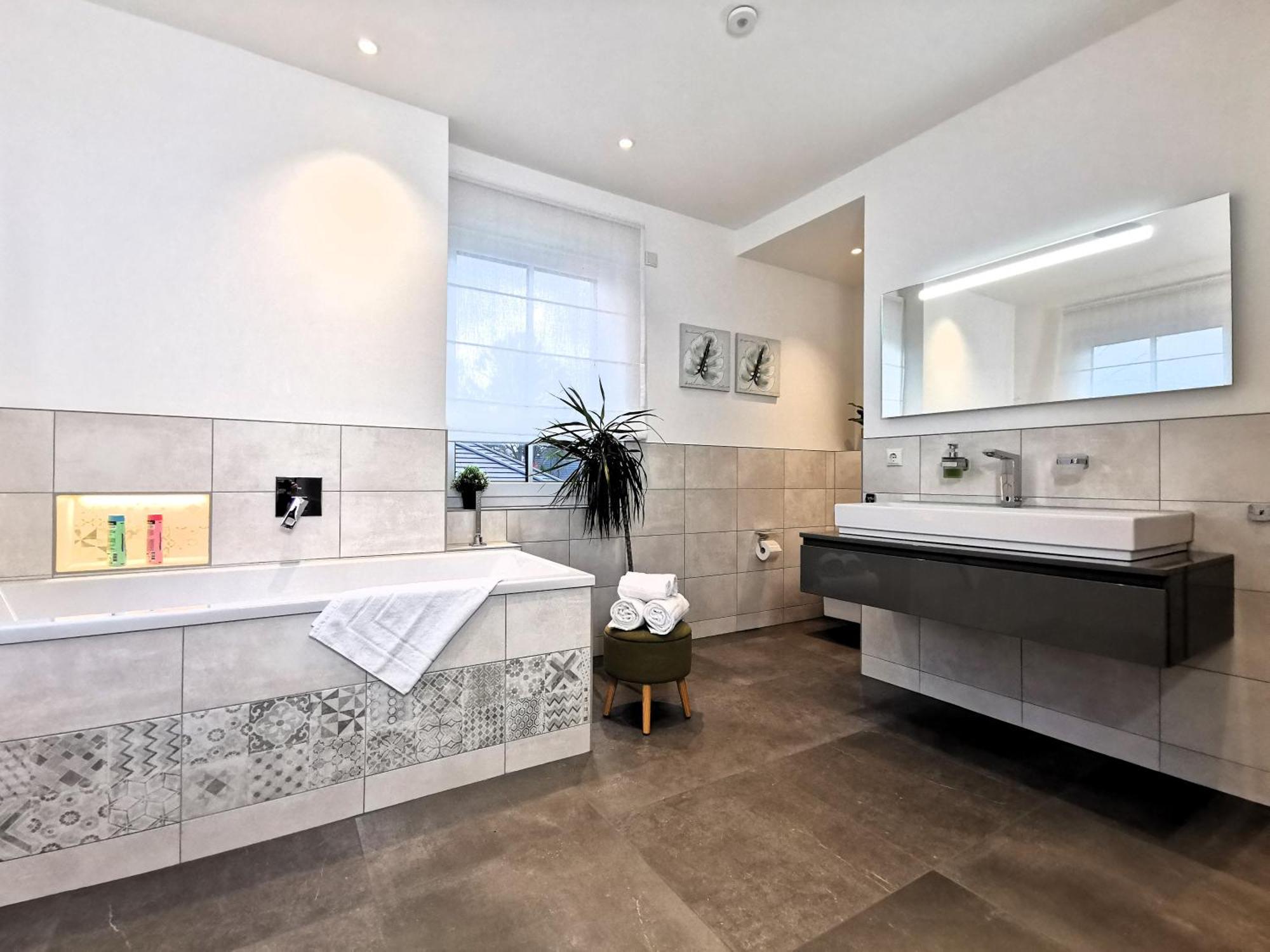 Bohnapartments Luxury Villa Berlin - 210Qm - Wintergarten - Kamin - 4 Kostenlose Parkplaetze - 6 Schlafzimmer - Neubau - Luxusausstattung Birkenwerder Ngoại thất bức ảnh